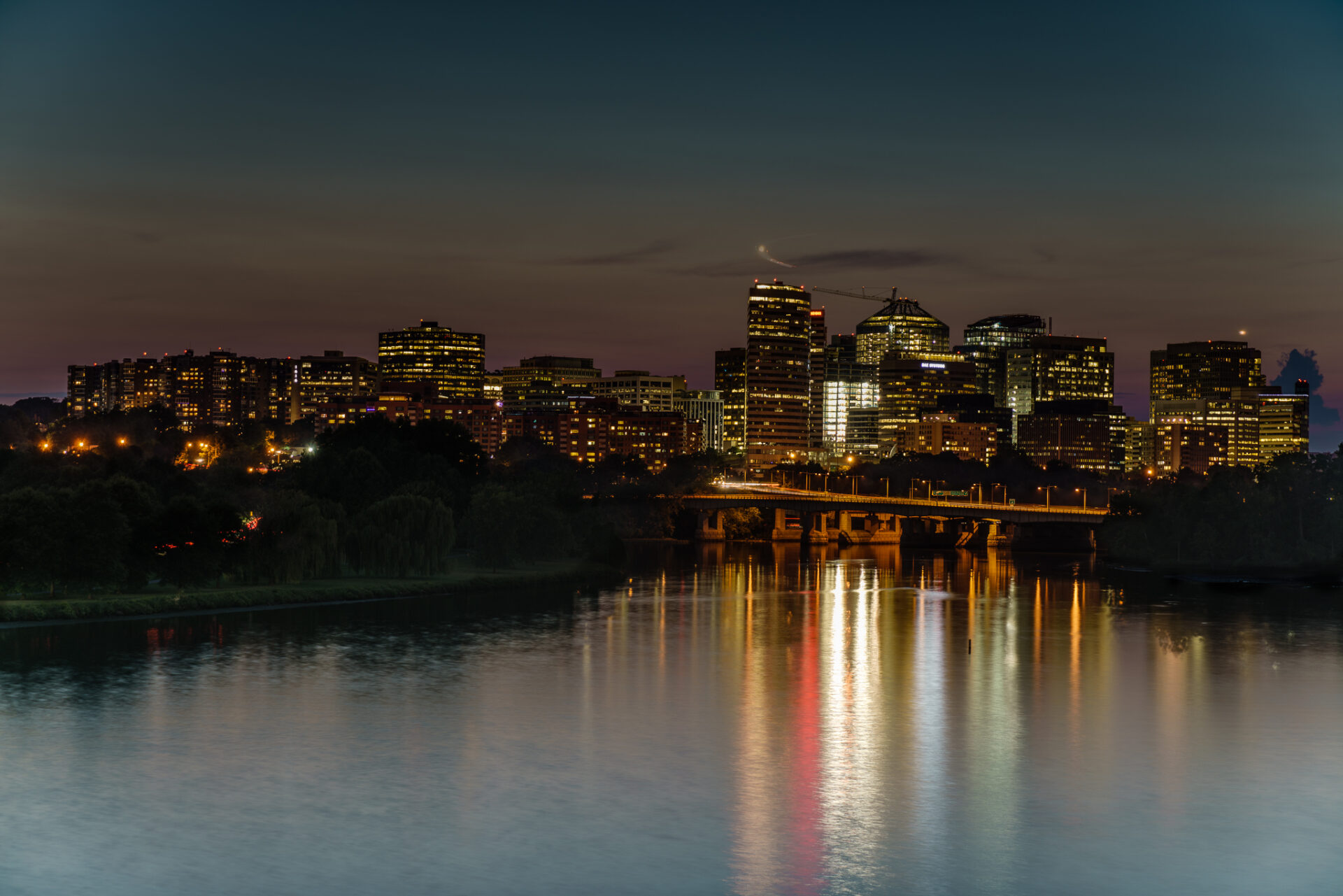 Rosslyn shines at night